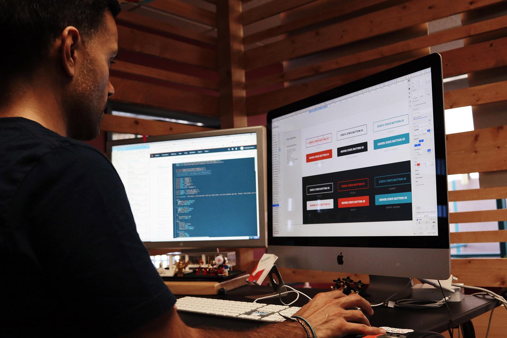 public/uploads/2021/11/fast-web-development-futer-image-1.jpg